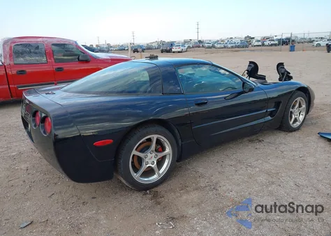 2002 Chevrolet Corvette из США, поврежденный, VIN 1G1YY22G525121011